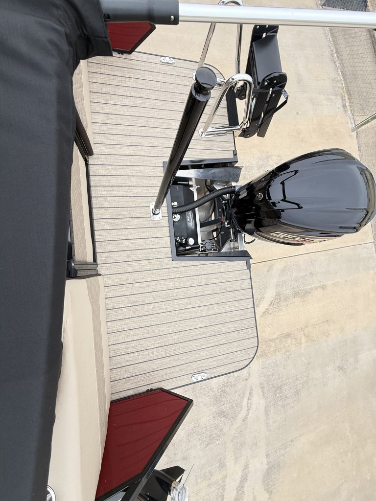 NEW 2026 Veranda VR235RCP Pontoon