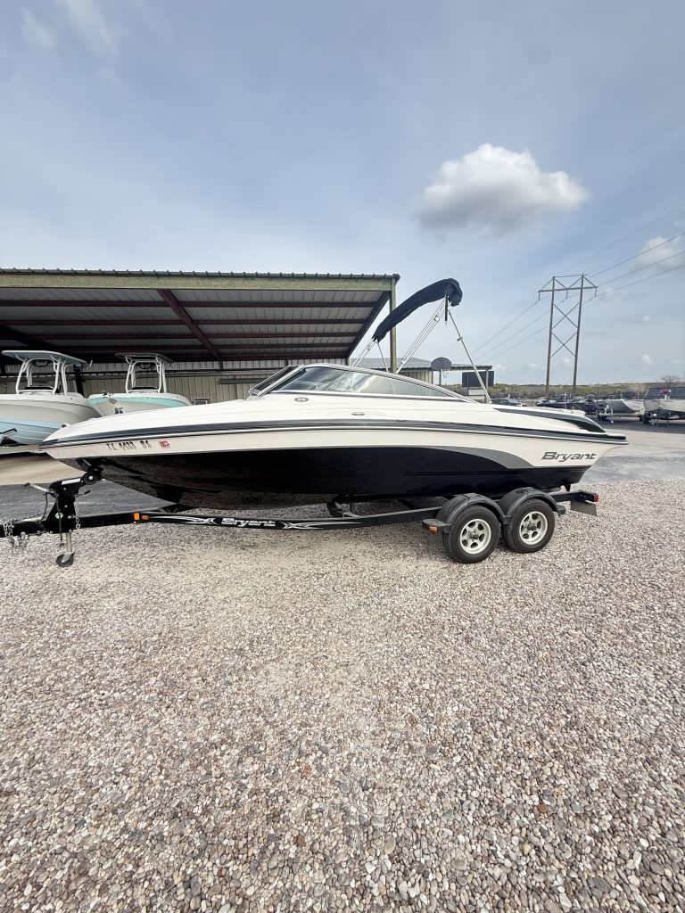 2012 BRYANT 210 BOW RIDER