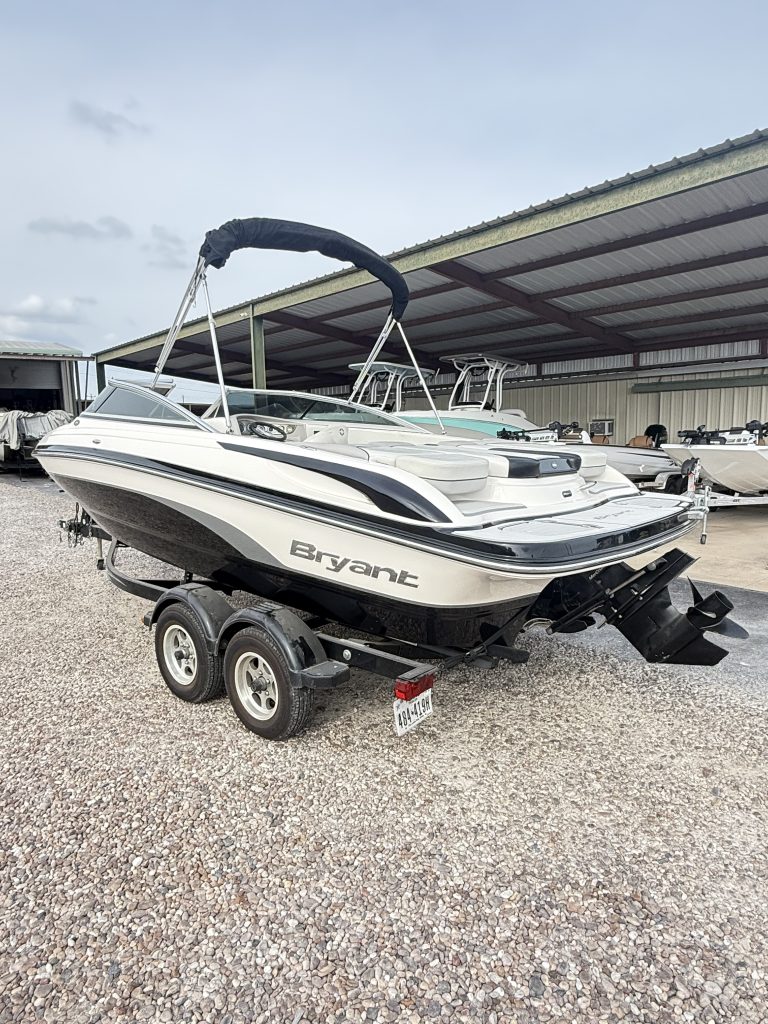 2012 BRYANT 210 BOW RIDER