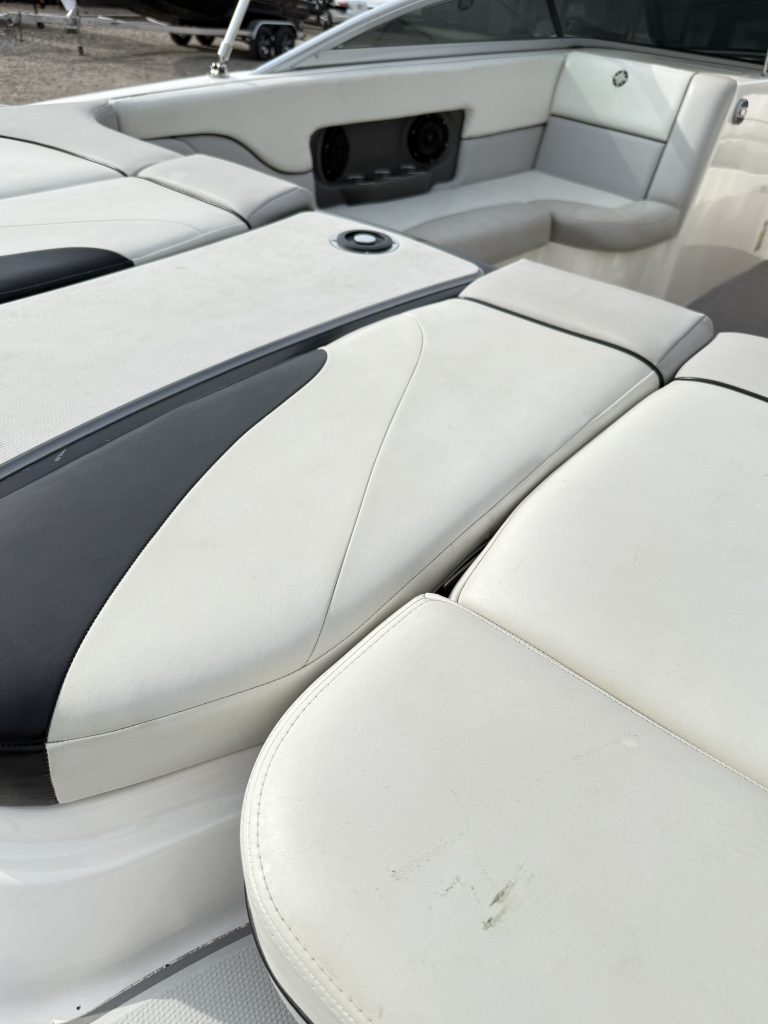 2012 BRYANT 210 BOW RIDER