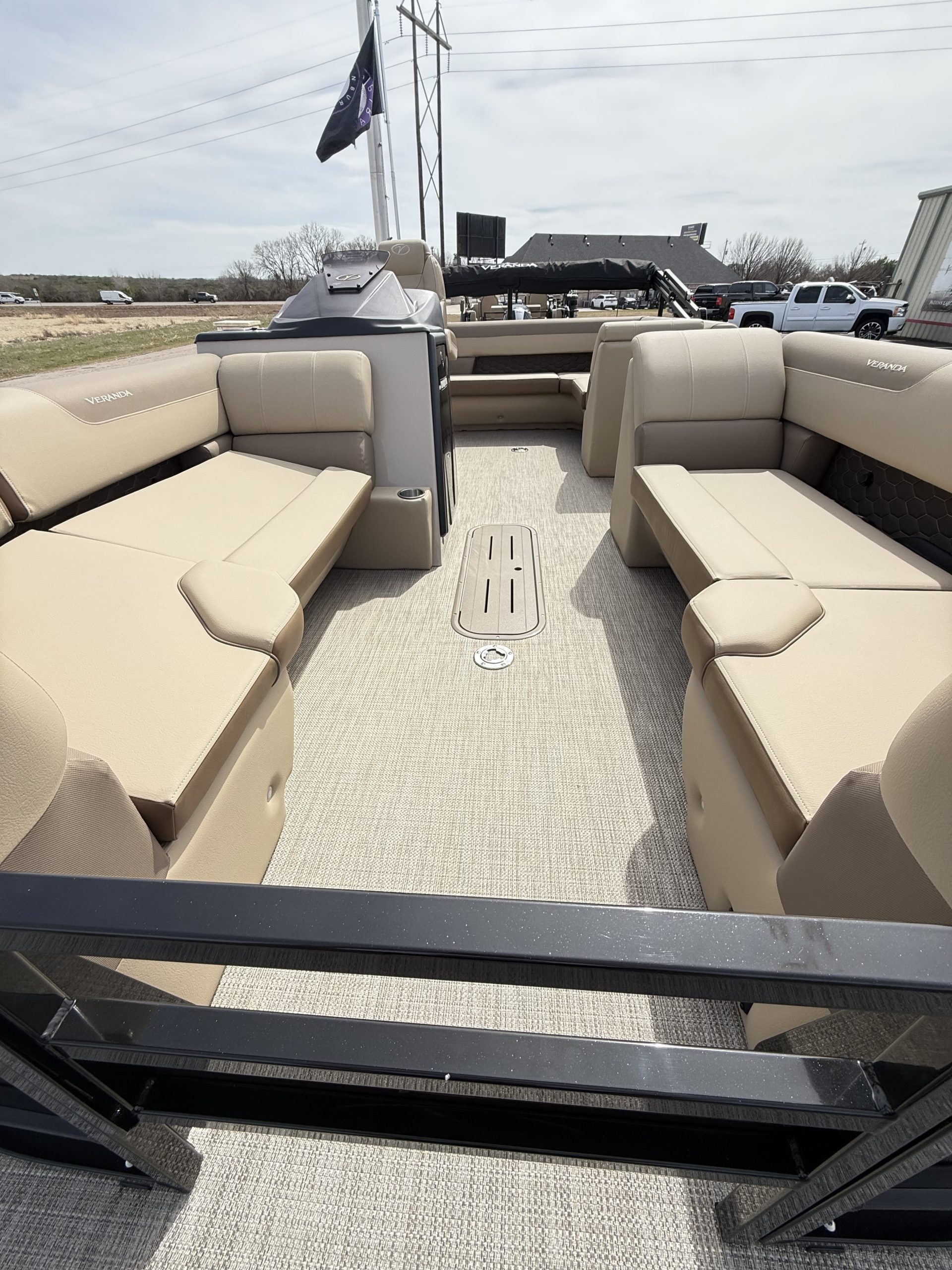 ALL NEW FOR 2026/VERANDA  VR 235 F2