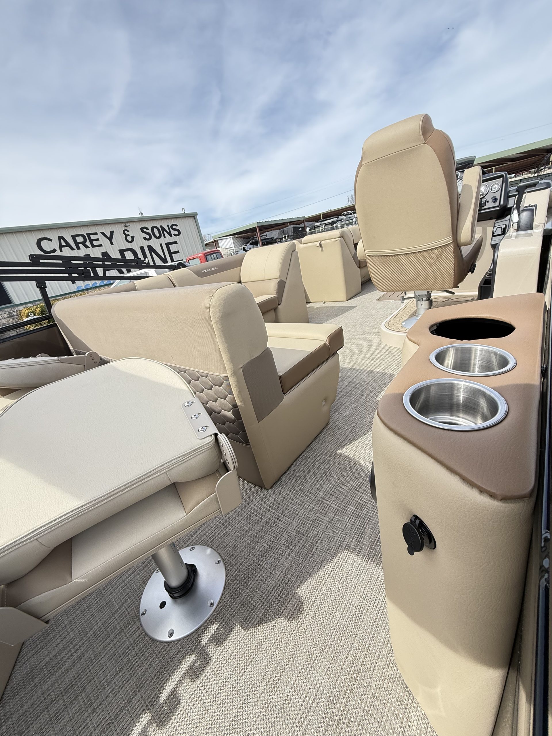 ALL NEW FOR 2026/VERANDA  VR 235 F2