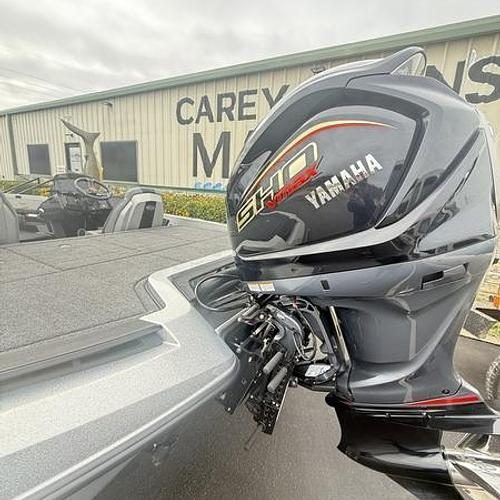 2024 IKON LX 21 PRO DEMO BOAT WITH FULL WARRANTY