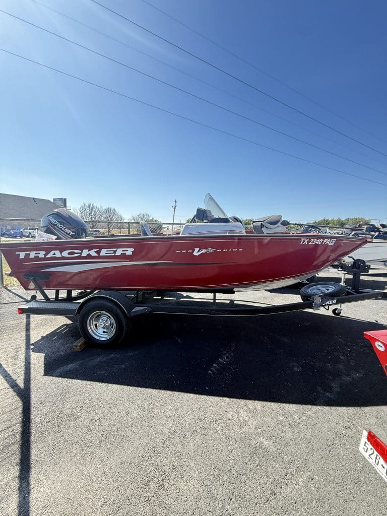 2019 TRACKER PRO GUIDE V-17 W/ 90 HP MERCURY FOUR STROKE