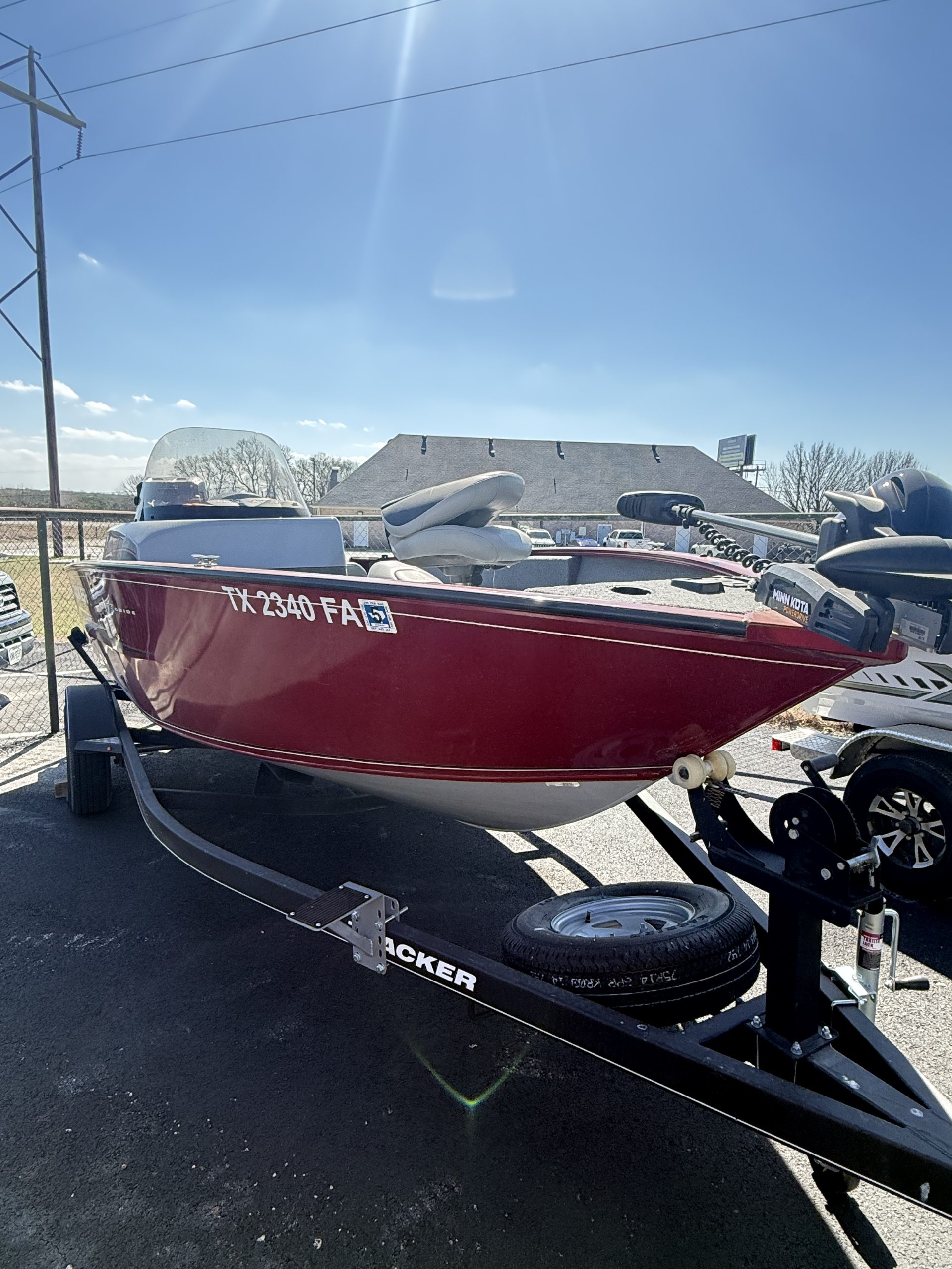 2019 TRACKER PRO GUIDE V-175