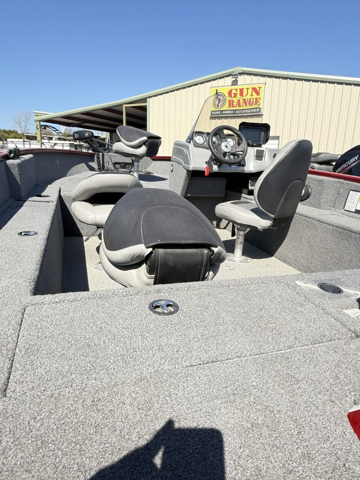 2019 TRACKER PRO GUIDE V-17 W/ 90 HP MERCURY FOUR STROKE