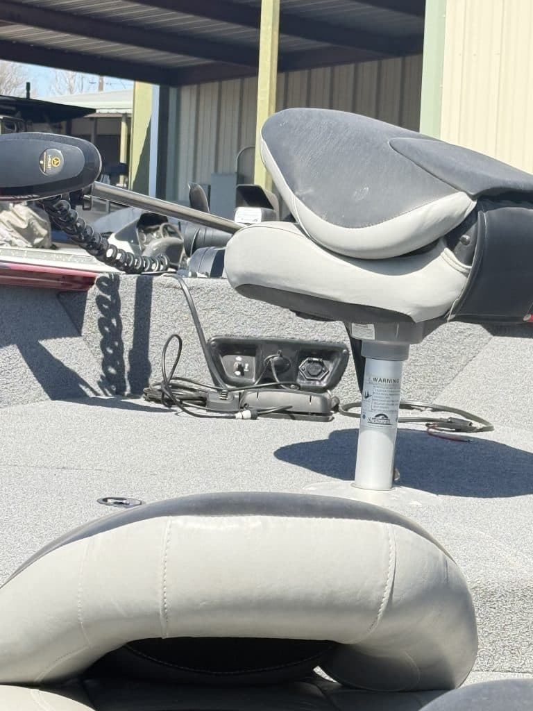 2019 TRACKER PRO GUIDE V-17 W/ 90 HP MERCURY FOUR STROKE