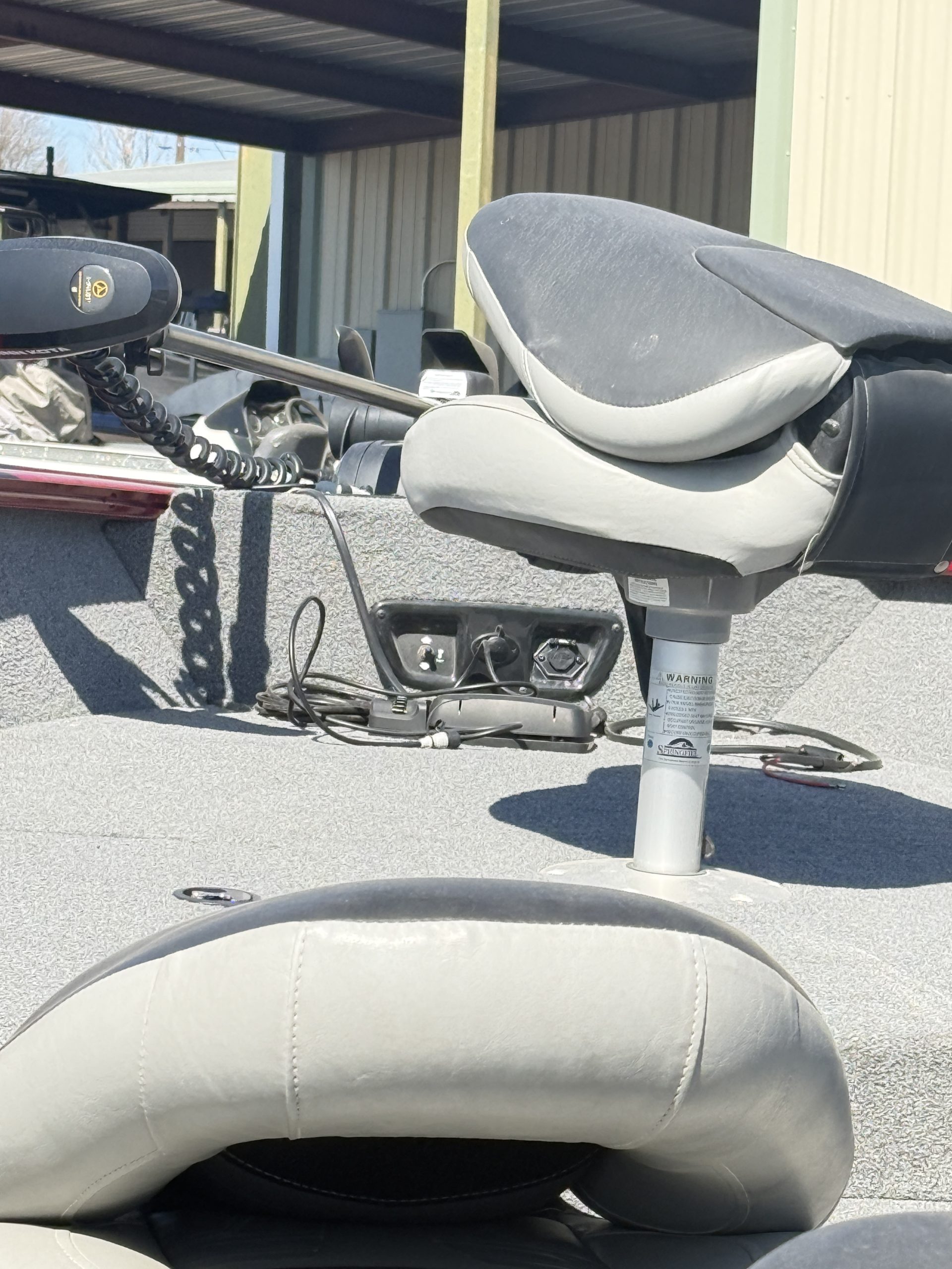 2019 TRACKER PRO GUIDE V-175