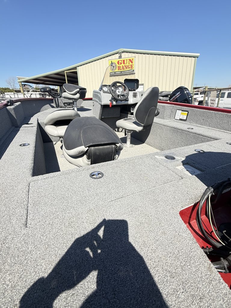 2019 TRACKER PRO GUIDE V-175