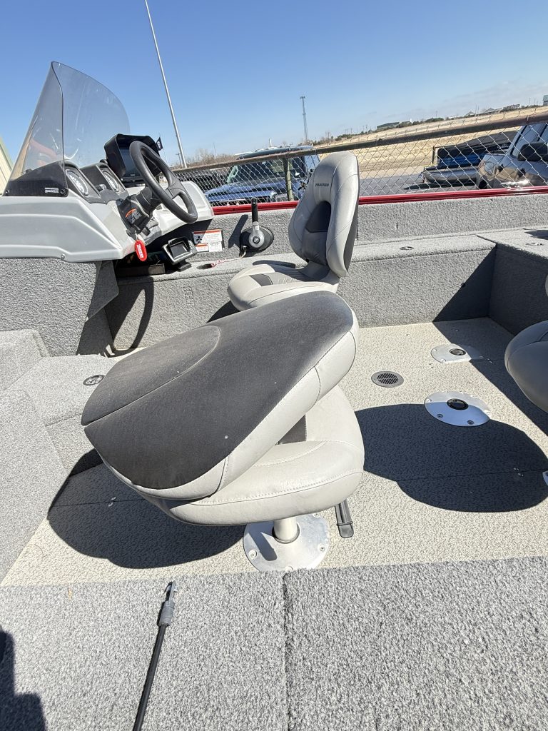 2019 TRACKER PRO GUIDE V-175