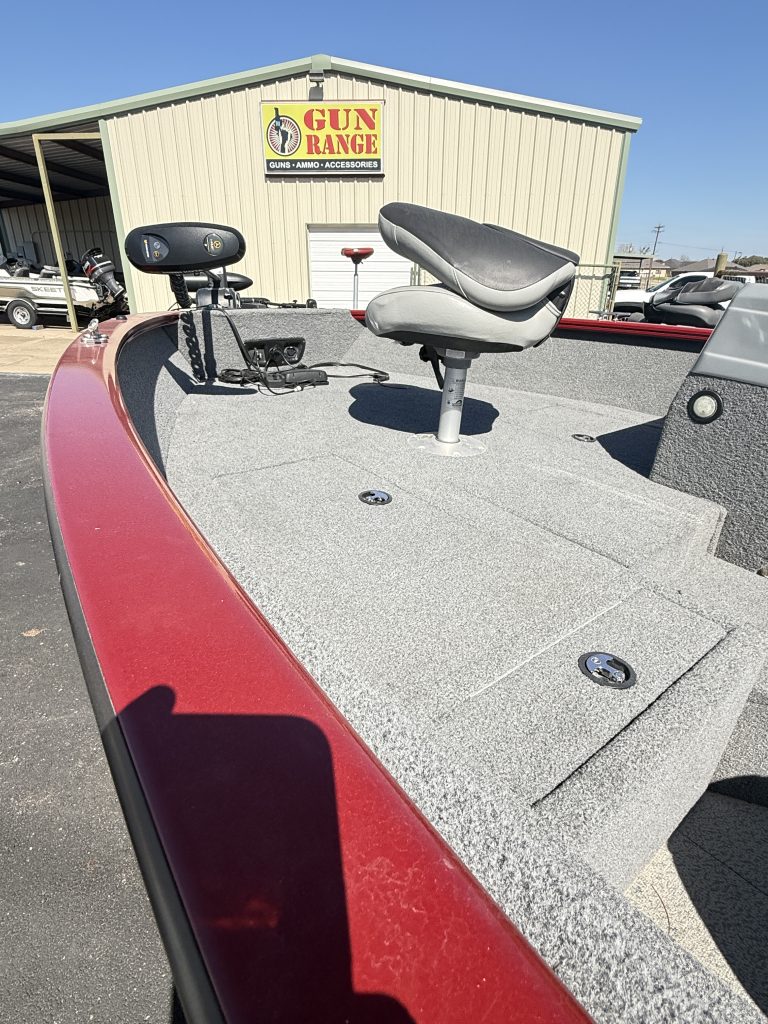 2019 TRACKER PRO GUIDE V-175