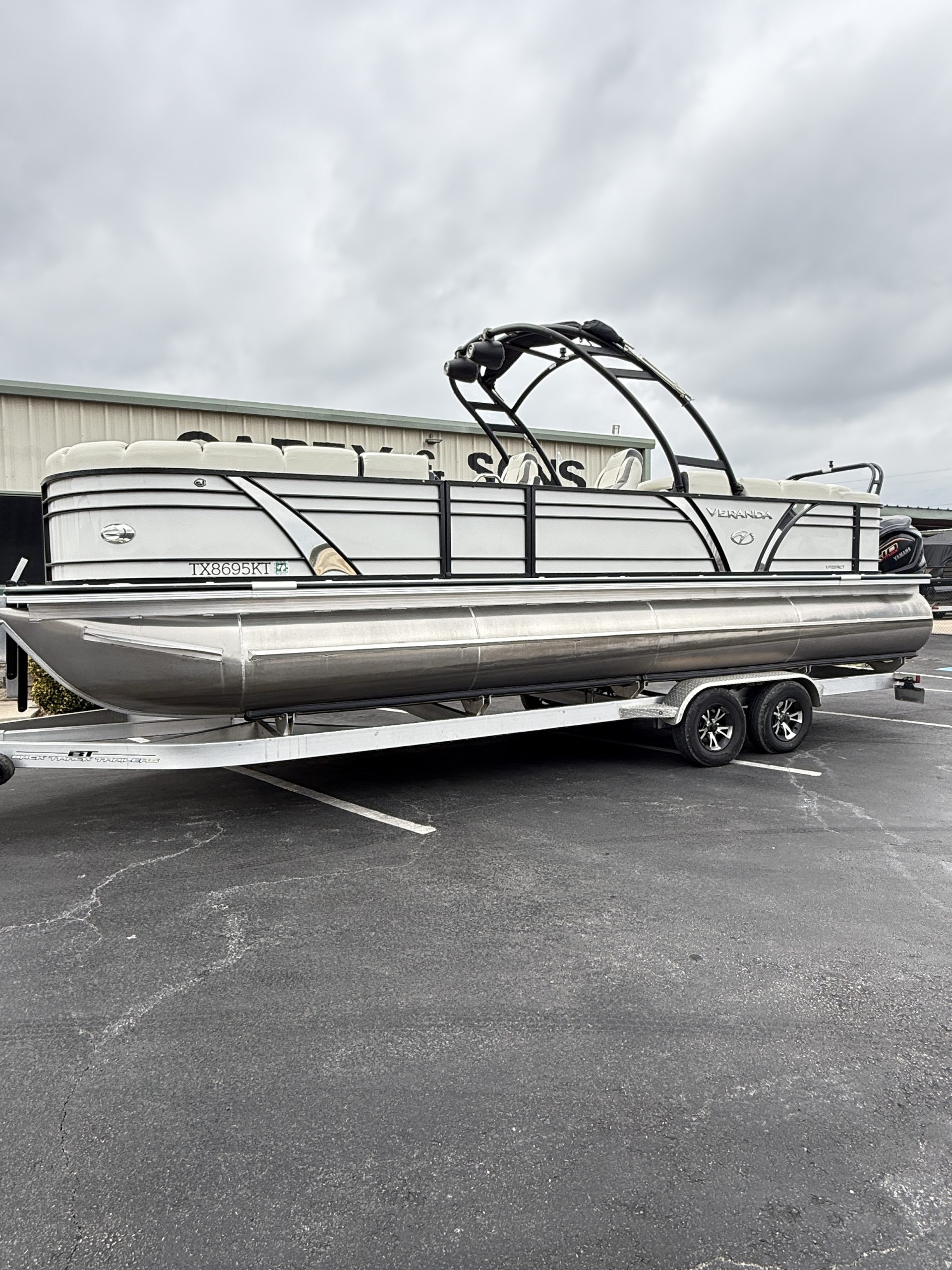 2023 VERANDA VP25RCT TRITOON