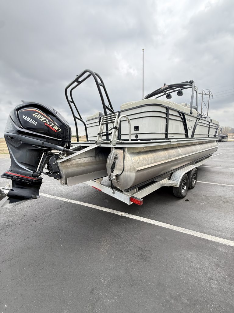 2023 VERANDA VP25RCT TRITOON