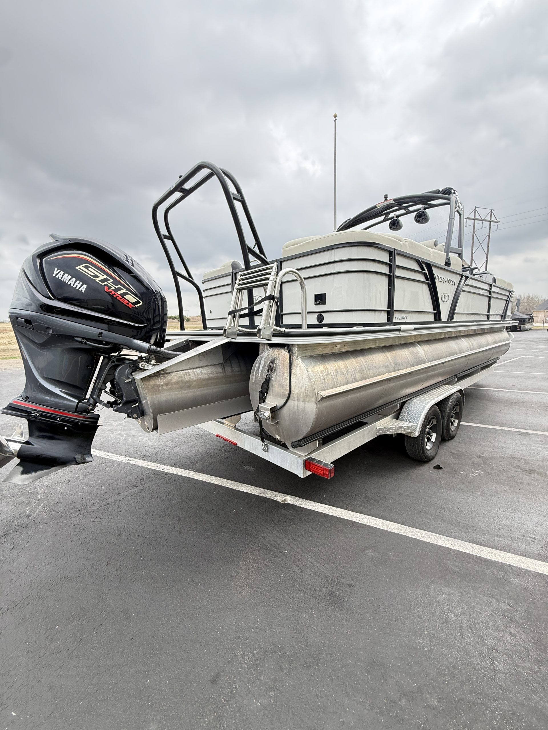 2023 VERANDA VP25RCT TRITOON