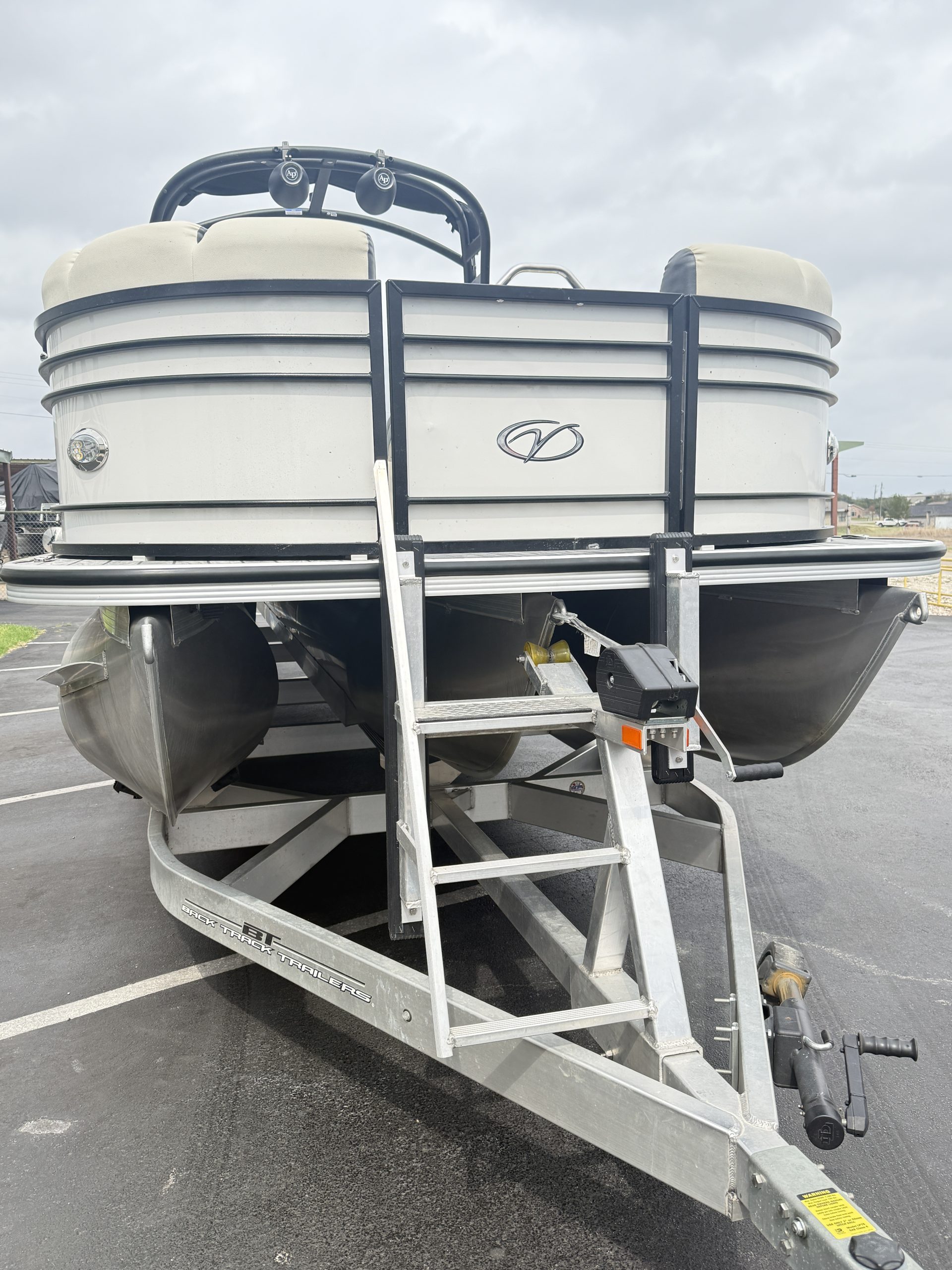 2023 VERANDA VP25RCT TRITOON