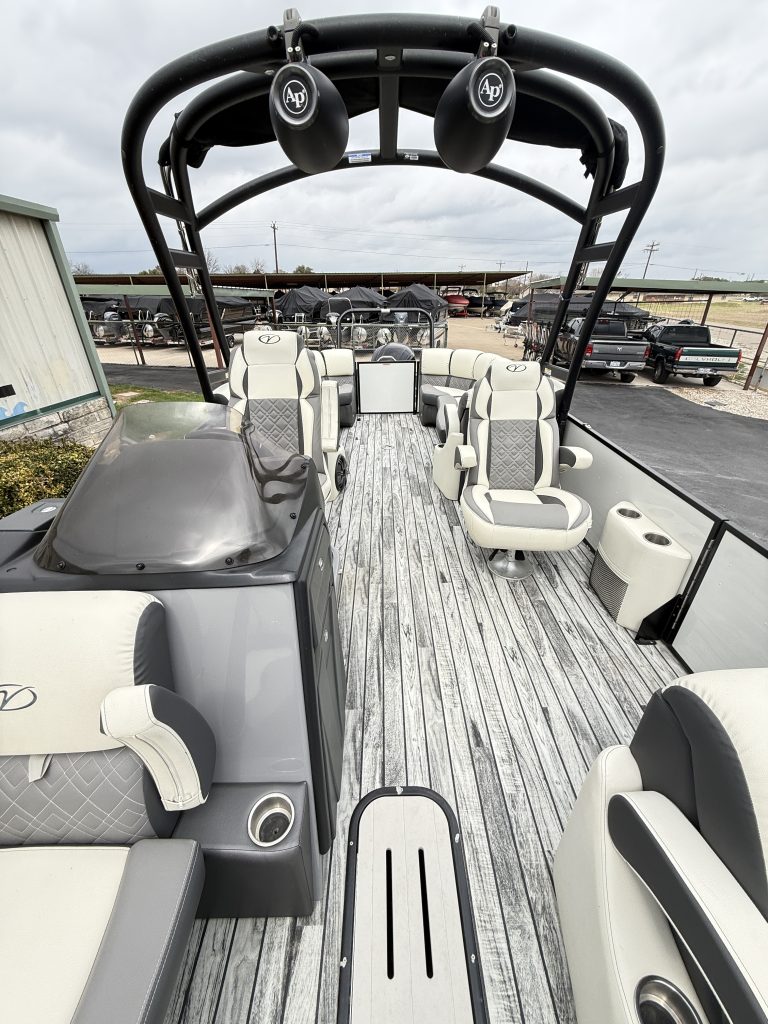 2023 VERANDA VP25RCT TRITOON