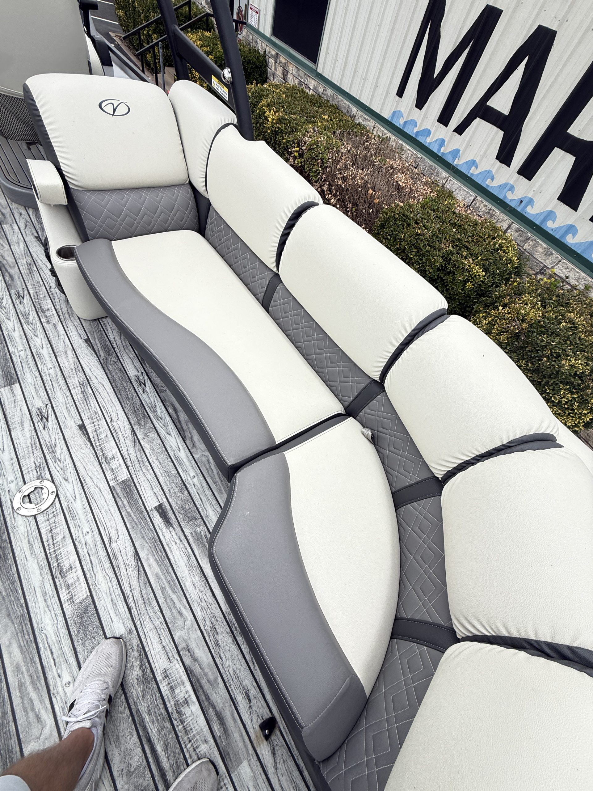 2023 VERANDA VP25RCT TRITOON