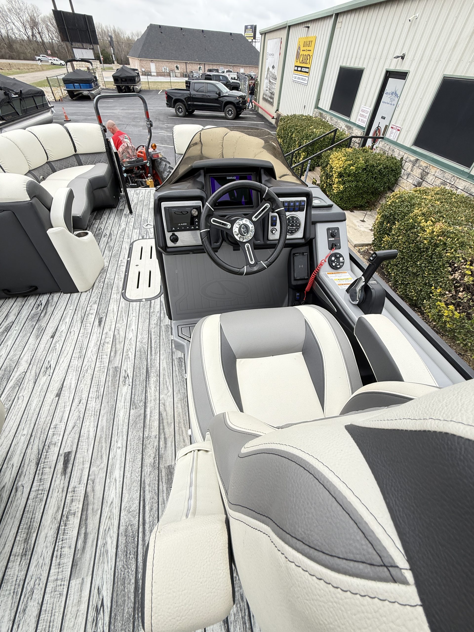 2023 VERANDA VP25RCT TRITOON