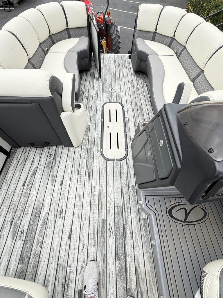 2023 VERANDA VP25RCT TRITOON