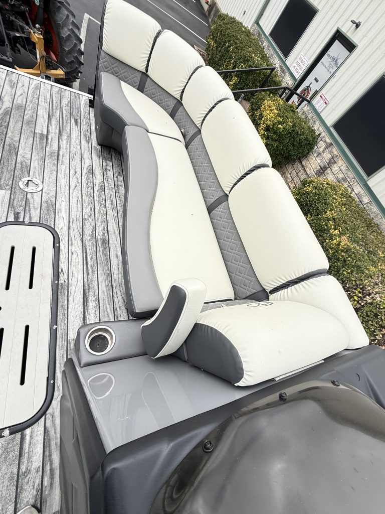 2023 VERANDA VP25RCT TRITOON