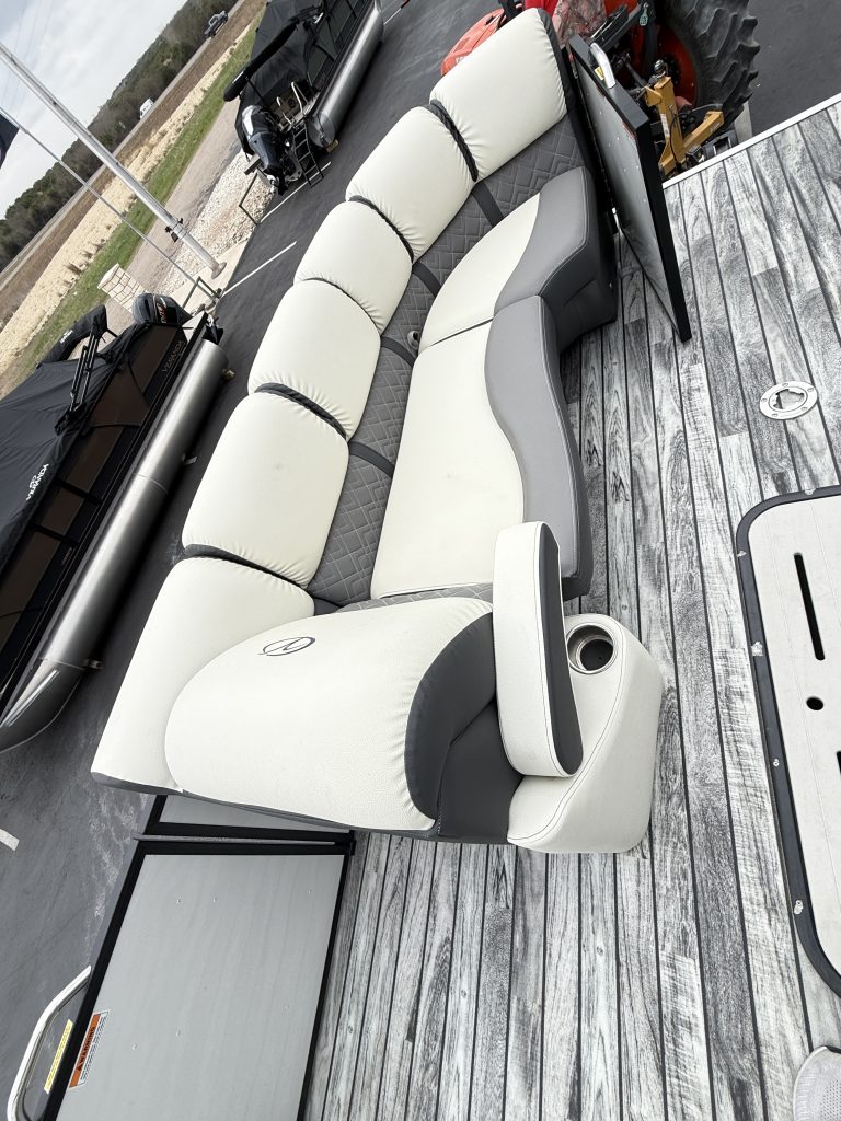 2023 VERANDA VP25RCT TRITOON