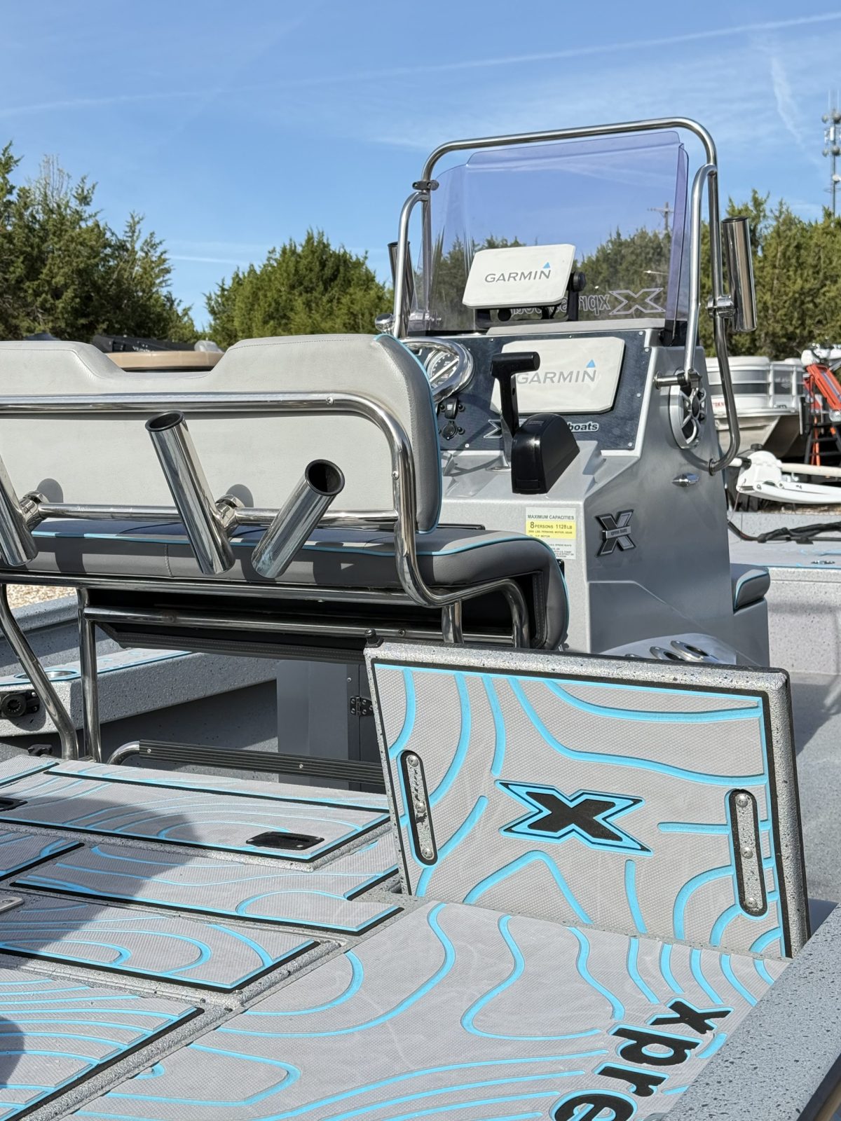 2022 XPRESS H 22 BAY