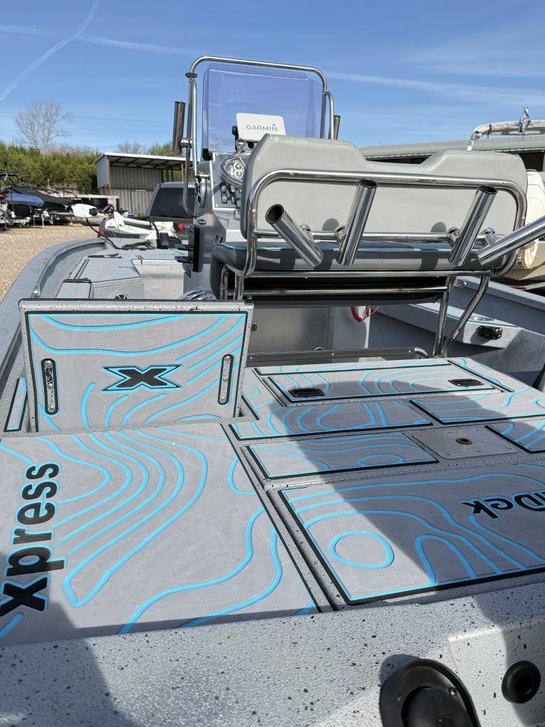 2022 XPRESS H 22 BAY