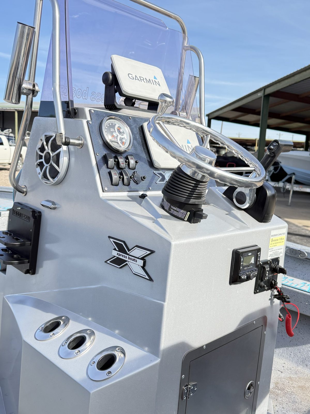 2022 XPRESS H 22 BAY