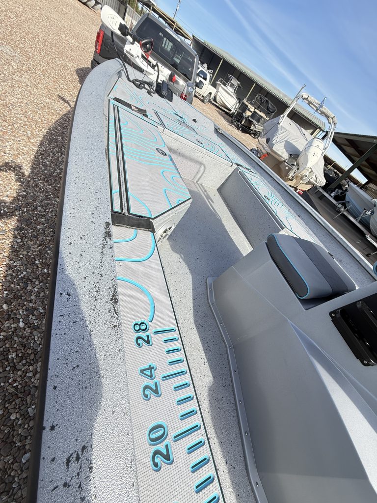 2022 XPRESS H 22 BAY