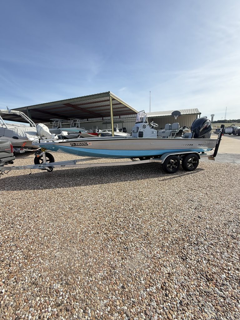 2022 XPRESS H 22 BAY