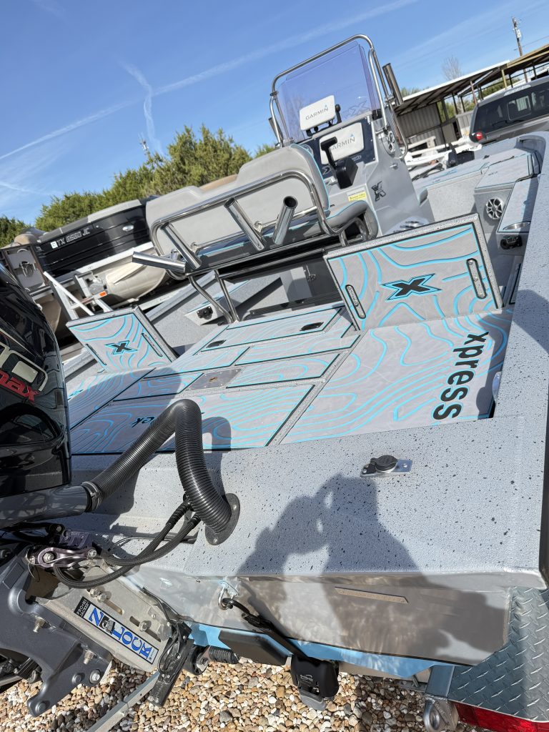 2022 XPRESS H 22 BAY