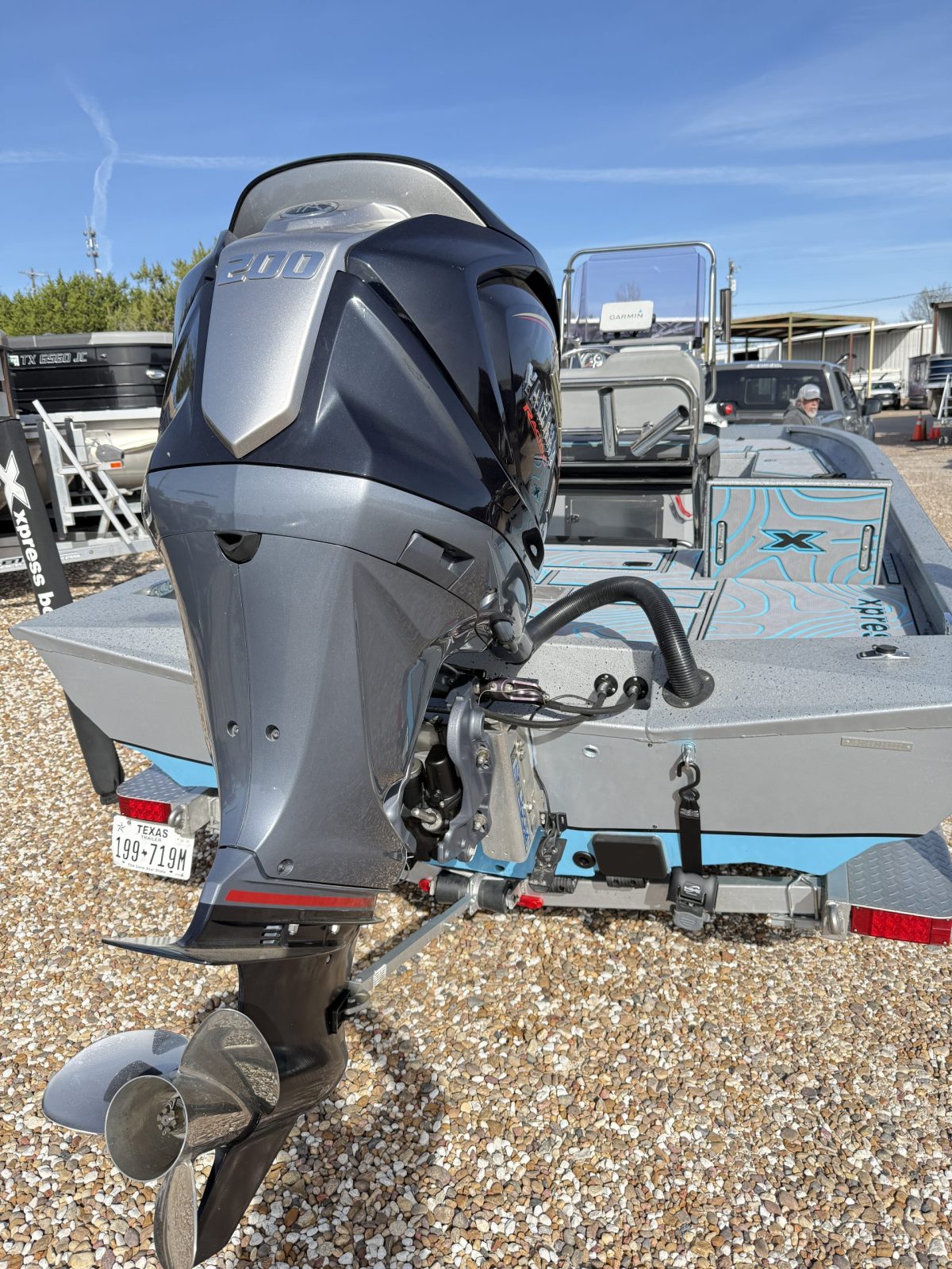 2022 XPRESS H 22 BAY