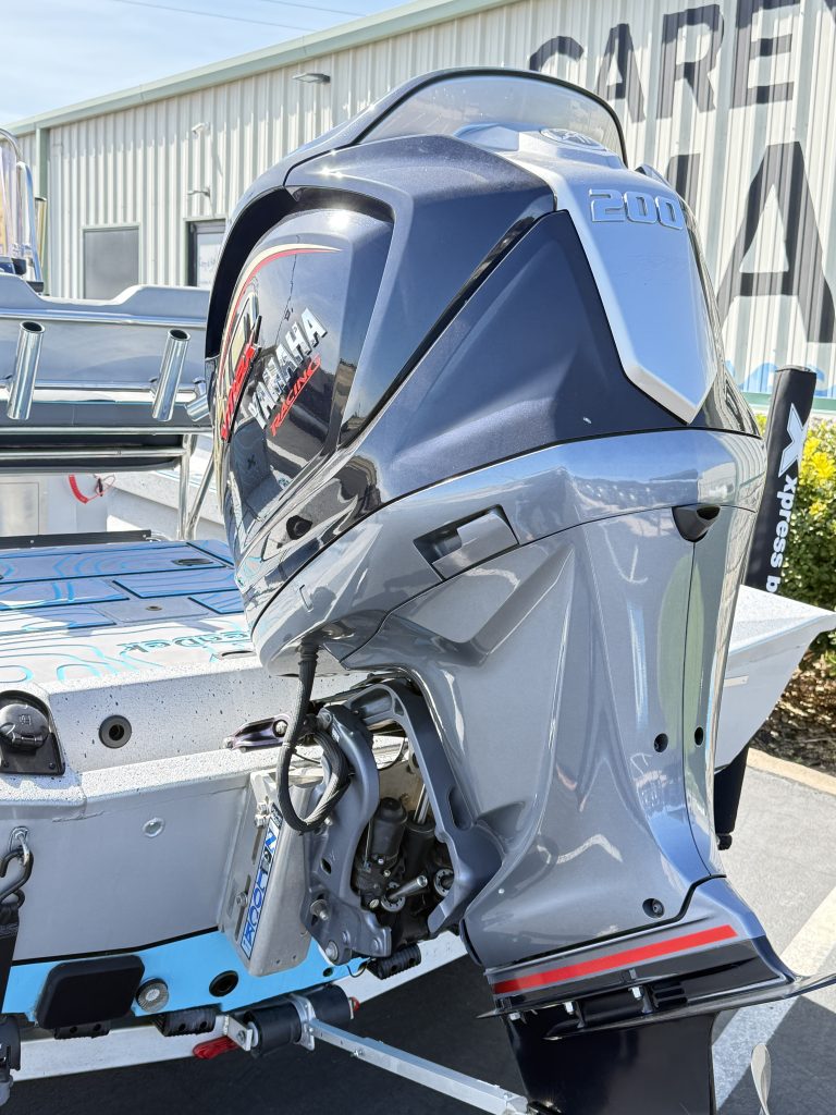 2022 XPRESS H 22 BAY