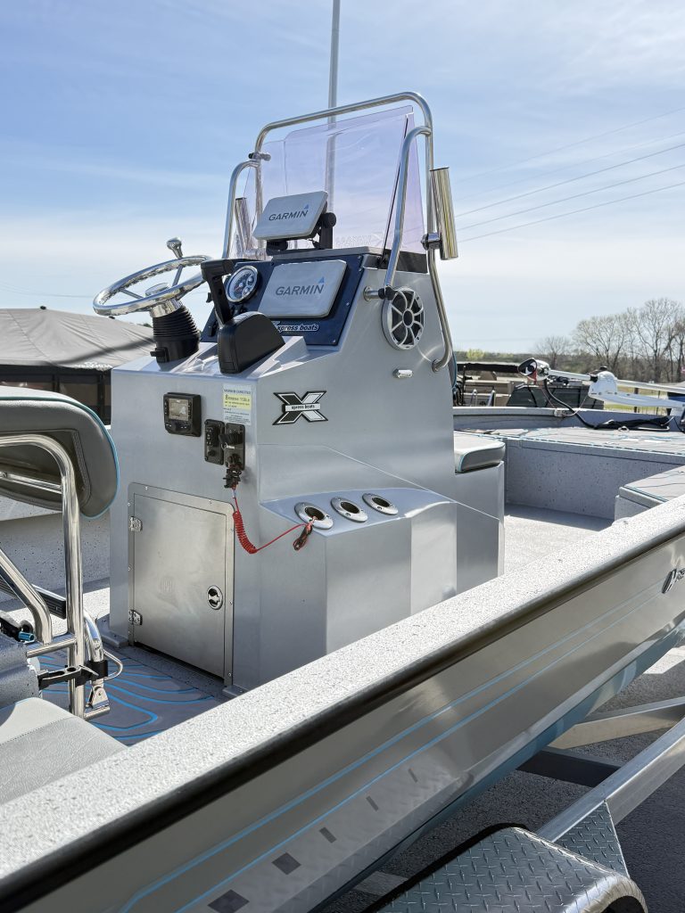 2022 XPRESS H 22 BAY